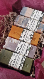 Ladda upp bild till gallerivisning, Allroundtvålar och Ansiktstvål Shea 300-375 kr